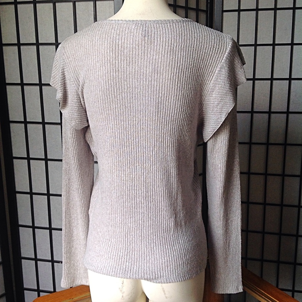 🍀 Lucky Brand 🍀 Super Soft Ribbed Ruffle Top - Picture 4 of 8